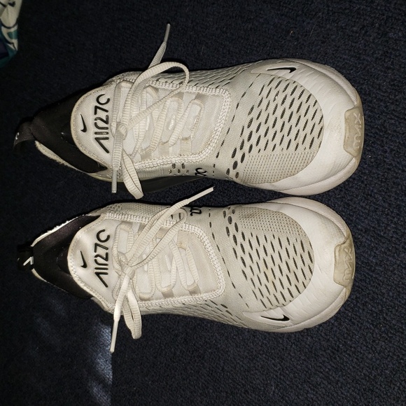 Nike Shoes - Nike Air 270